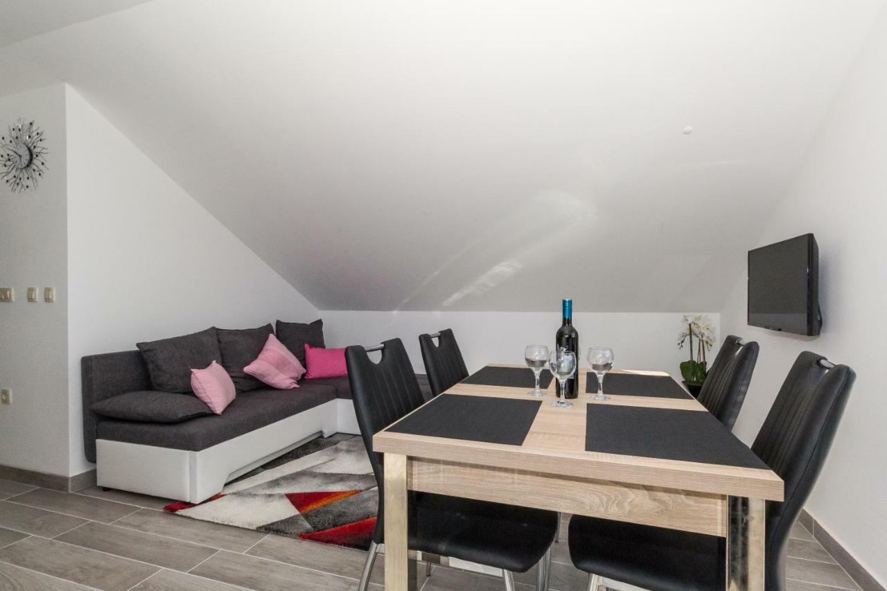 New Apartment Joly Sea View 비오그라드나모루 외부 사진