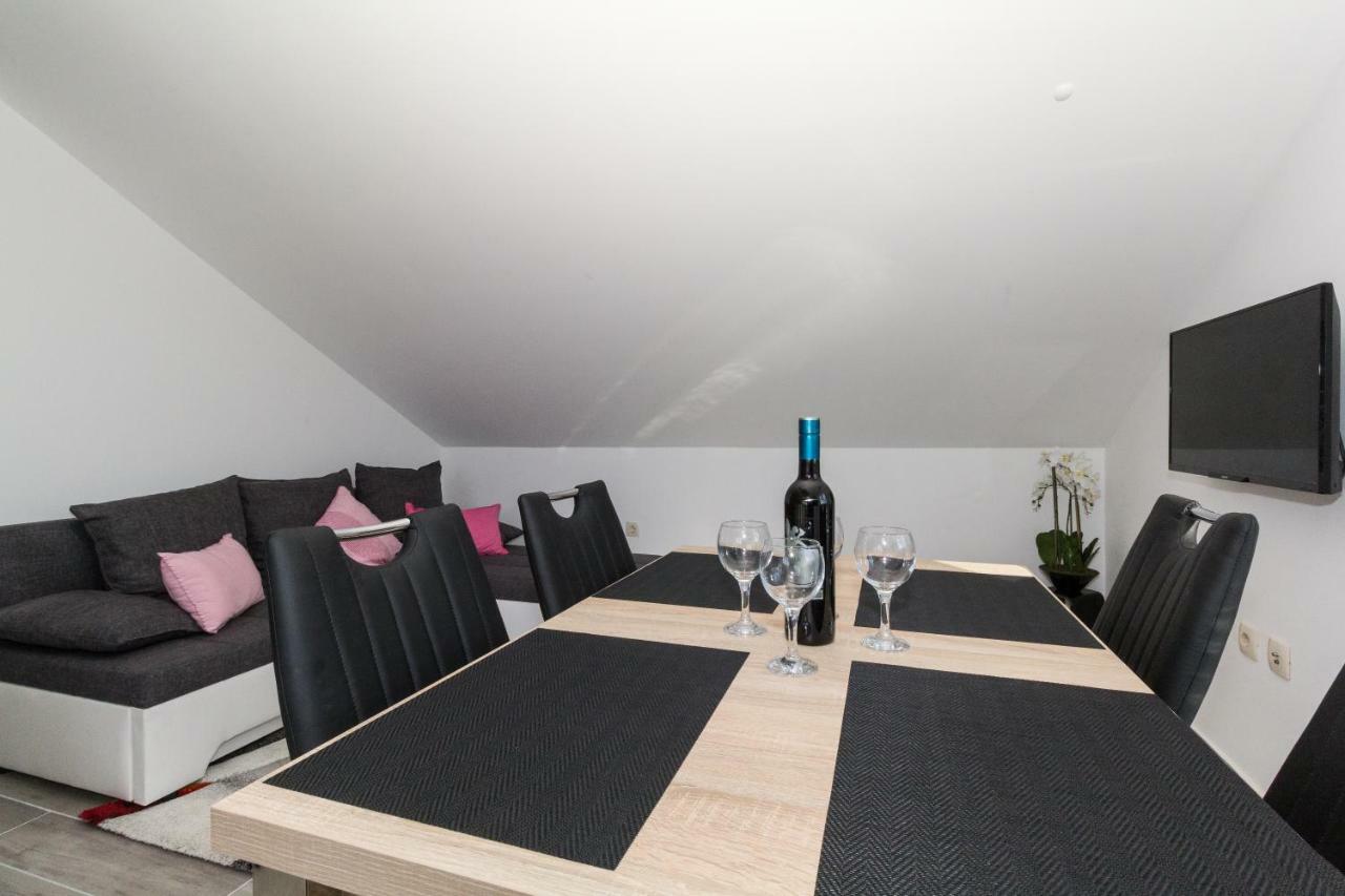 New Apartment Joly Sea View 비오그라드나모루 외부 사진